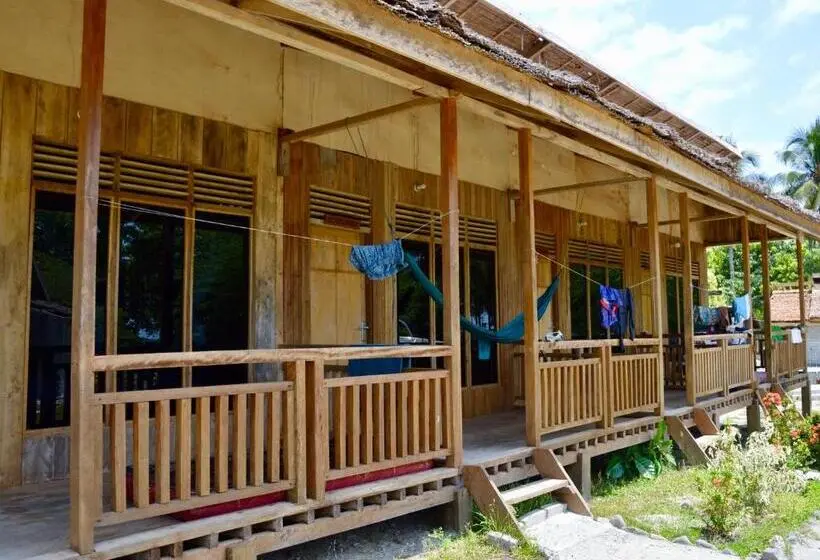 ルームシェアのワンベッド, Pristine Paradise Dive Resort Una Una