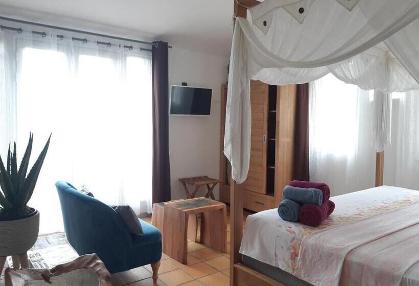 Deluxe Suite King Bed, Domaine Choco Vanille