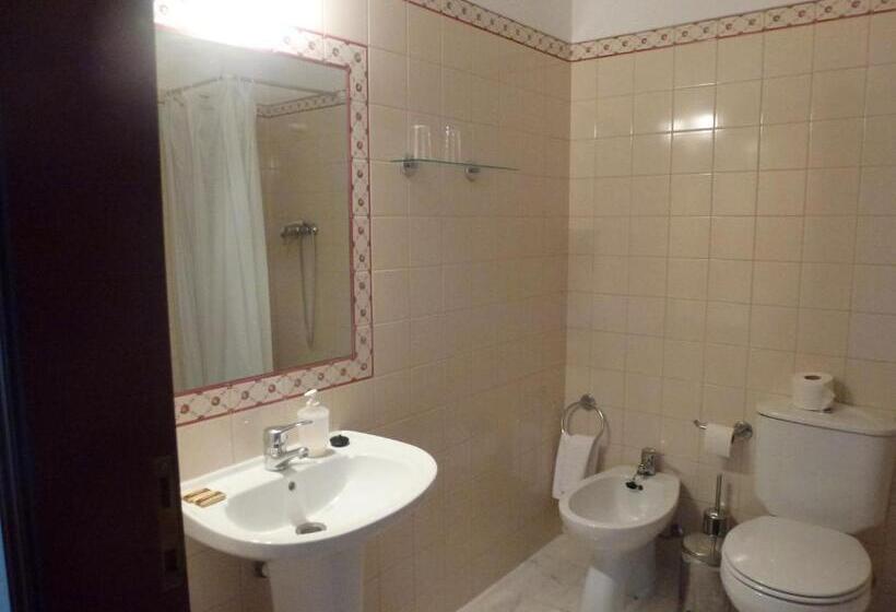 غرفة قياسية, Monte Das Oliveiras