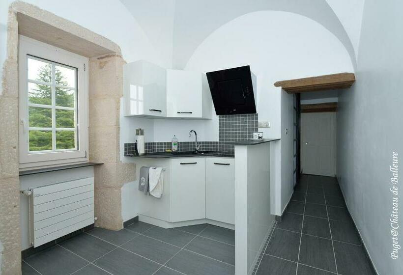 デラックススイート, Chateau De Balleure