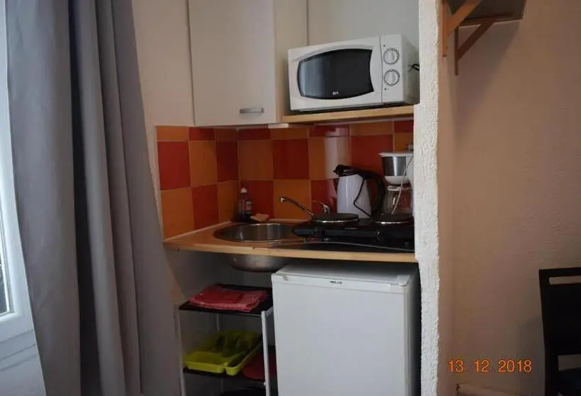 スタンダードスタジオ, Résidence Appartement Adonis