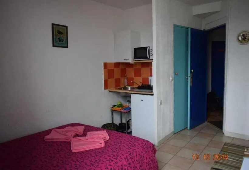 スタンダードスタジオ, Résidence Appartement Adonis
