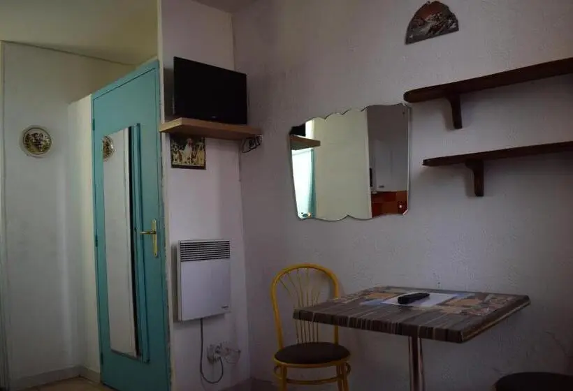 スタンダードスタジオ, Résidence Appartement Adonis