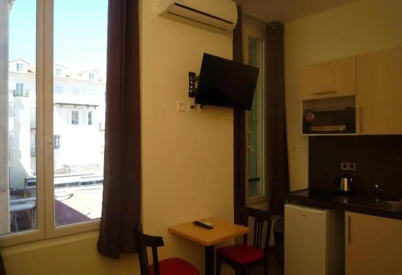 スーペリアスタジオ, Résidence Appartement Adonis