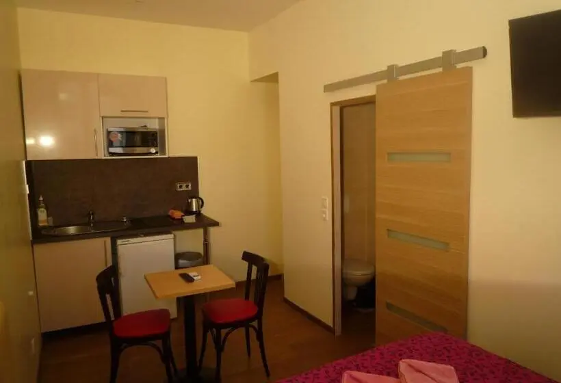 スーペリアスタジオ, Résidence Appartement Adonis