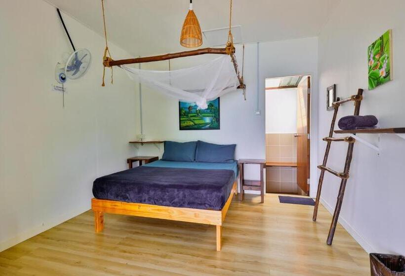 オーシャンビュースタンダードルームバルコニー付き, Bigfin Beach Resort