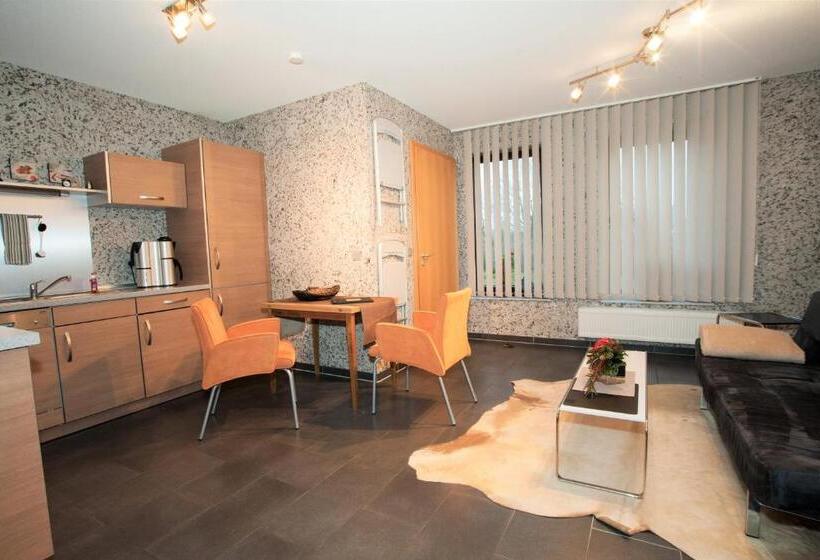 Люкс Вид на Сад, Landhaus Hof Schlenstedt