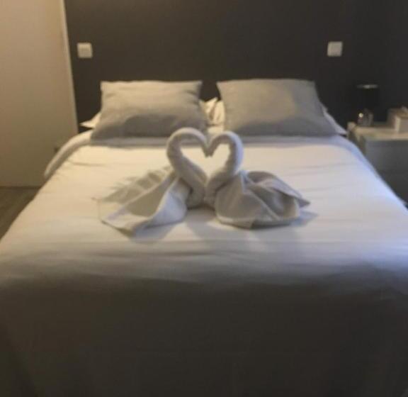 חדר סופריור, Le Grillon