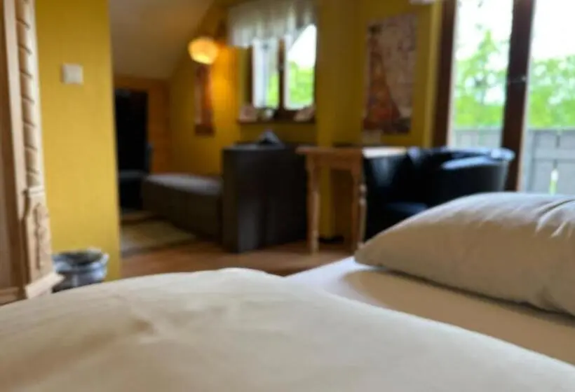Suite Junior, Maier Pension