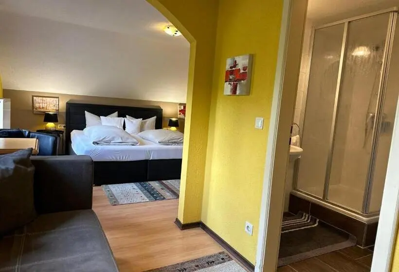 Suite Junior, Maier Pension