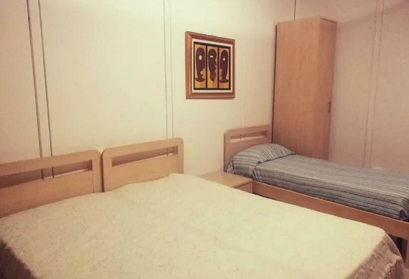 ルームシェアのワンベッド, Ostello B&b Stella Irpina