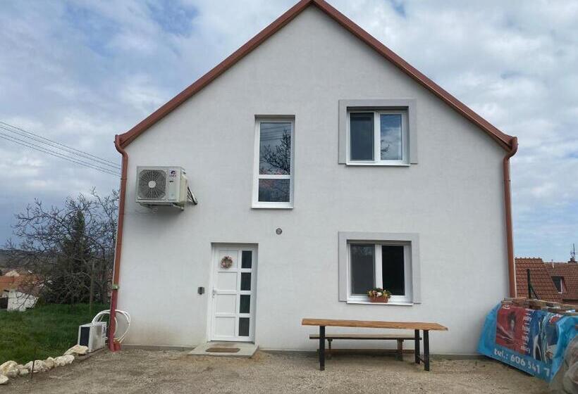 スタンダードトリプルルーム, Ubytování Pod Mezu