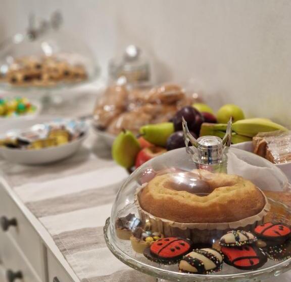 اتاق عادی, Home Sweet Home