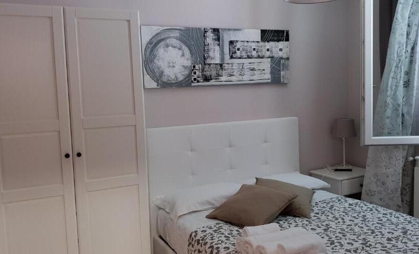 اتاق عادی, Home Sweet Home