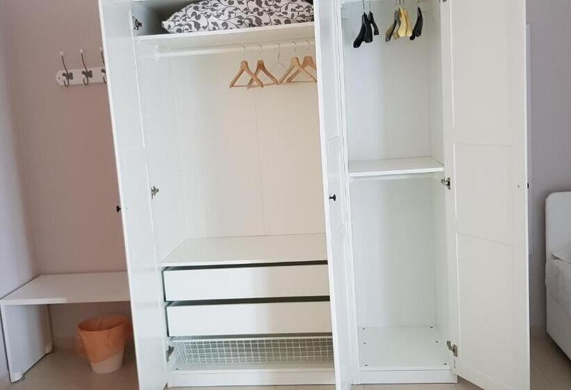اتاق استاندارد سه تخته با بالکن, Home Sweet Home