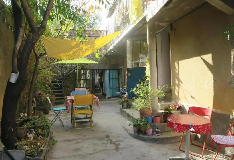 Pokój Rodzinny, Chez Clairotte