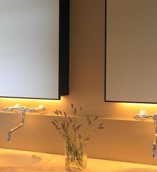 سوییت لوکس, Frogs Pond