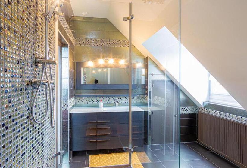 جناح, Maison Longuevie