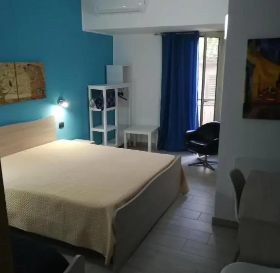 اتاق لوکس با بالکن, Piazza Castello