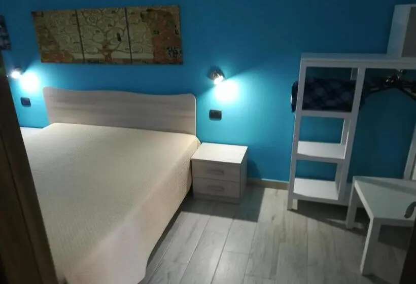 اتاق لوکس با بالکن, Piazza Castello