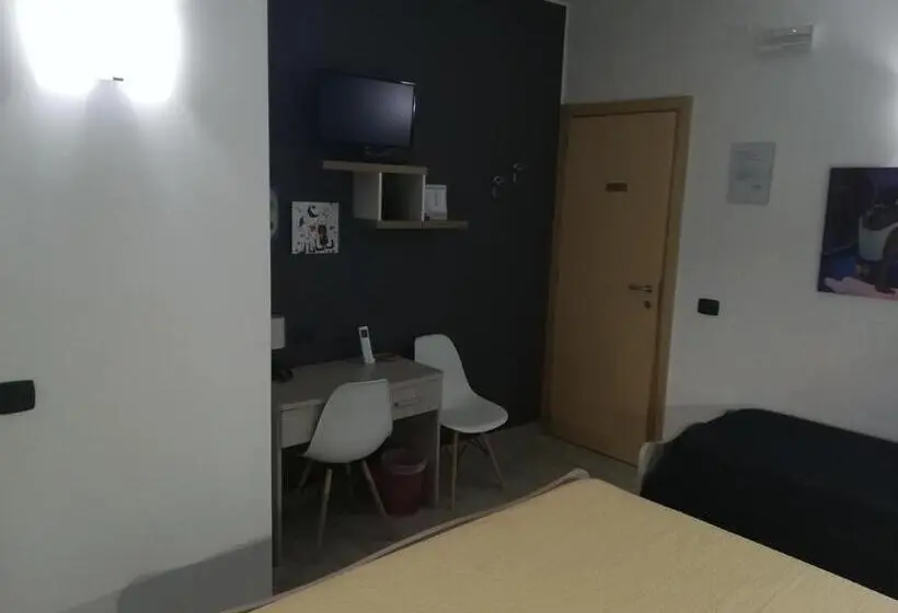 اتاق لوکس با بالکن, Piazza Castello