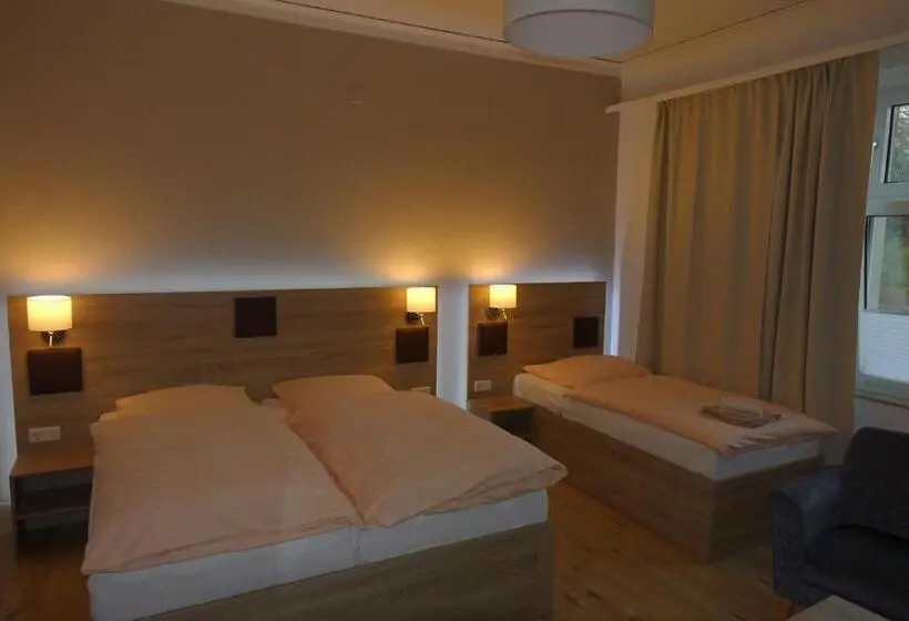 Standard Triple Room, Gasthof & Restaurant Am Kreuz