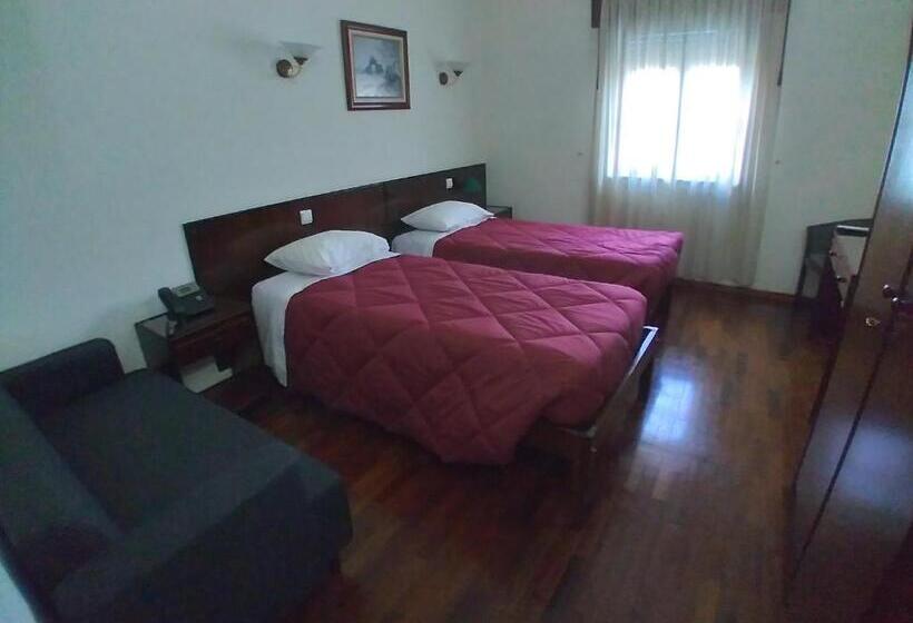 غرفة قياسية, Trindade Coelho