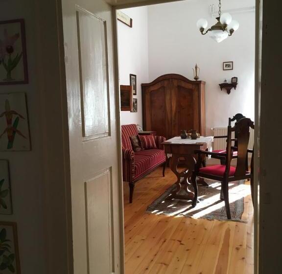 디럭스 룸, Igmándy Kúria