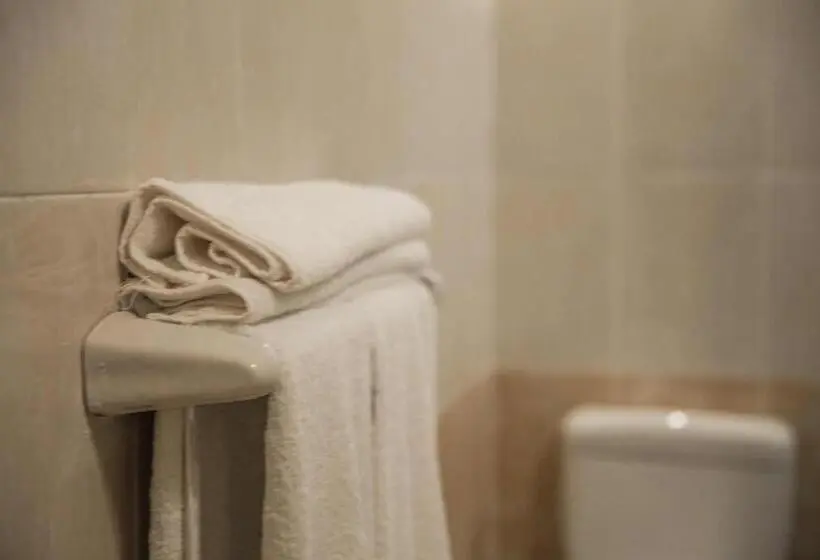مجموعه ویستا شهر, Redcon Suites