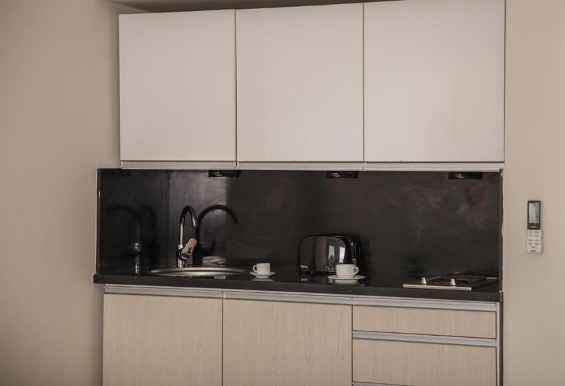 اتاق سوپریور با چشم‌انداز شهر, Redcon Suites