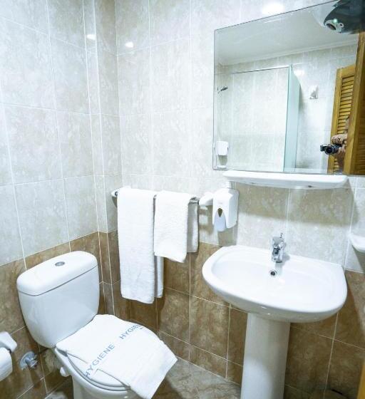 اتاق سوپریور با چشم‌انداز دریا, Redcon Suites