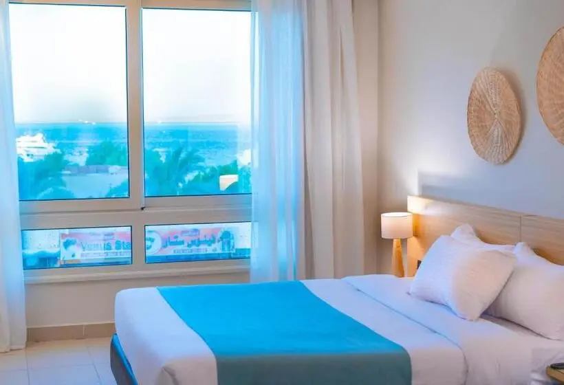 اتاق سوپریور با چشم‌انداز دریا, Redcon Suites