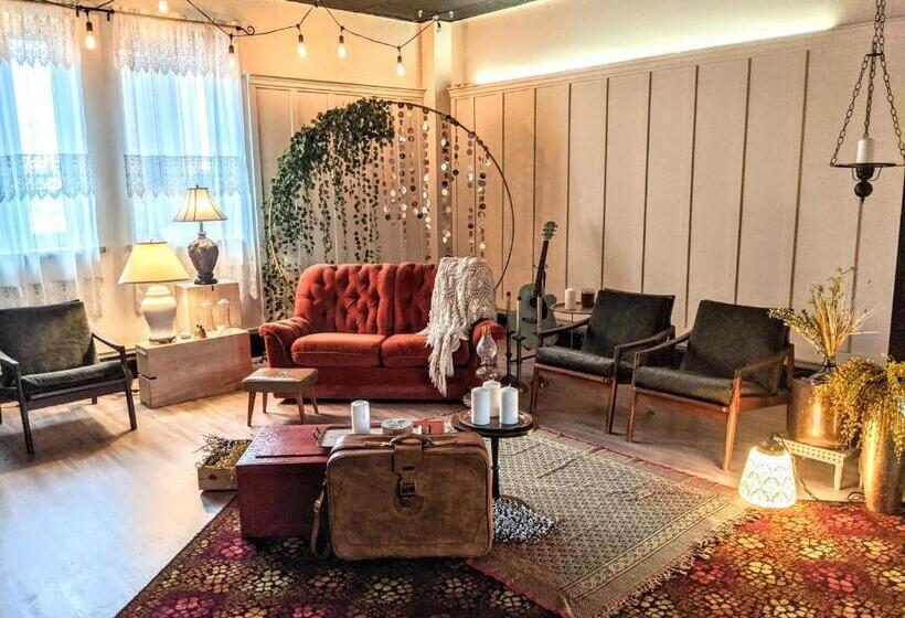 Номер Стандарт, Maison Zacharie