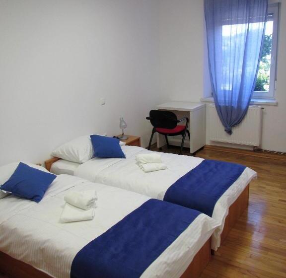 اتاق استاندارد, Pod Orehi