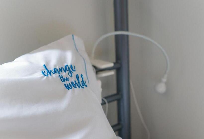 מיטה בחדר משותף, Change The World Hostels   Cascais   Estoril