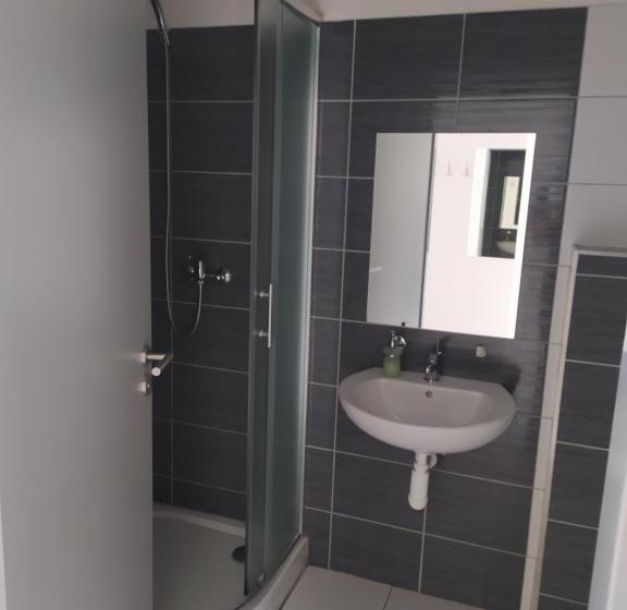 四人标准间, Penzion Valmez