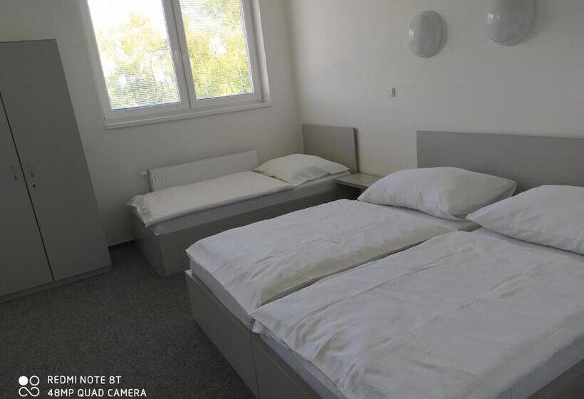 四人标准间, Penzion Valmez