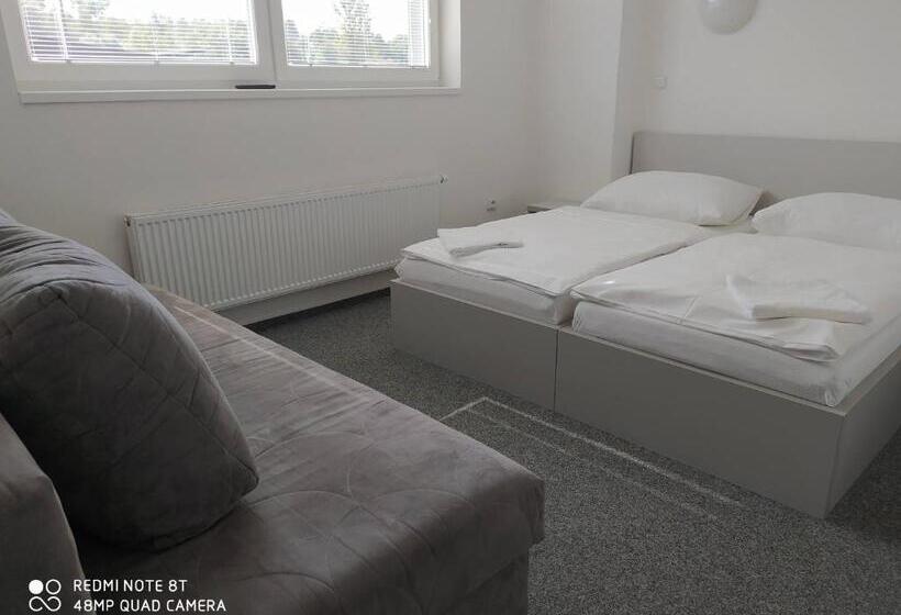 标准三人间, Penzion Valmez