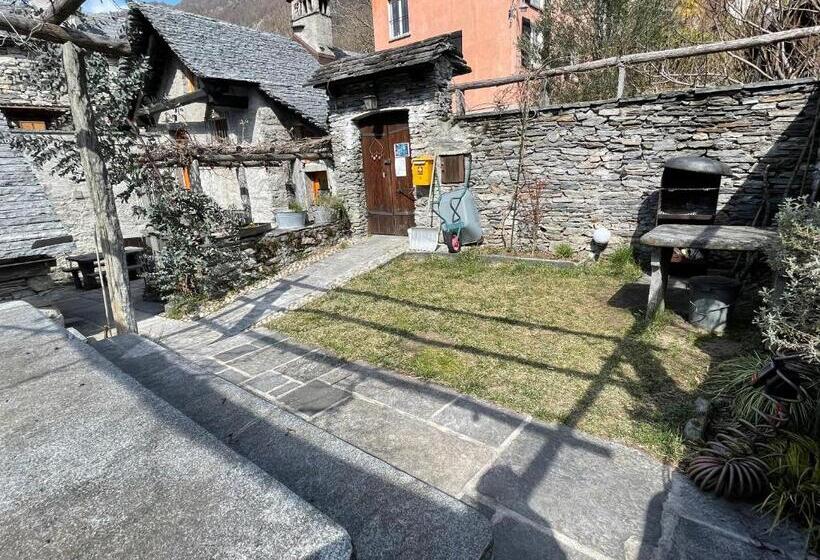 Standard room with outdoor bath, Rustici Maggia