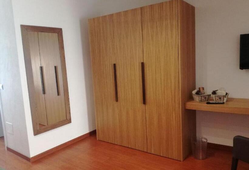 اتاق خانوادگی, B&b Il Prugnolo