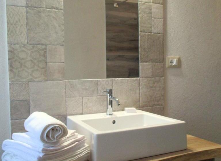 غرفة قياسية, L Calié