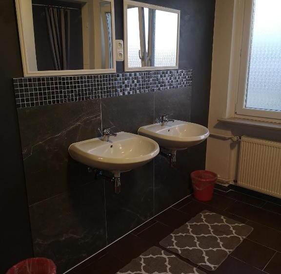 스탠다드 룸 공동 욕실, Pension Forstfeld Kassel