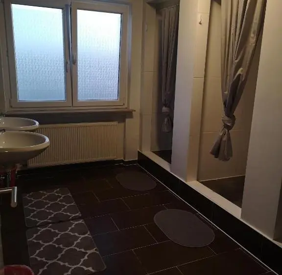 バス共有のスタンダードルーム, Pension Forstfeld Kassel