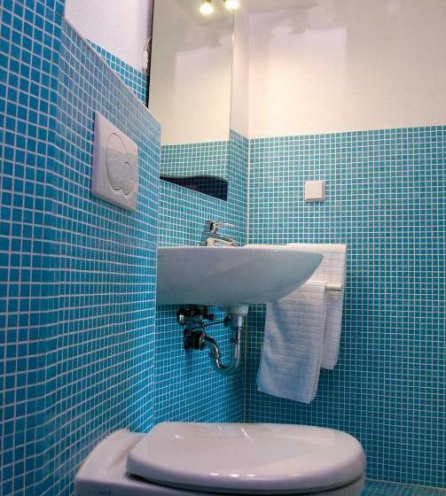 Номер Стандарт с Балконом, Gästezimmer Der Adler Wirtschaft