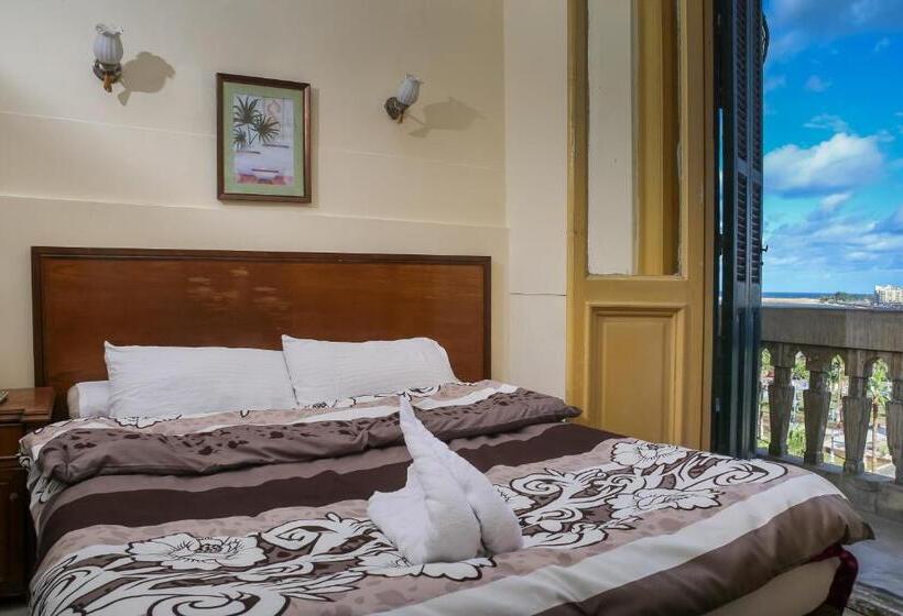 اتاق سوپریور, Acropole