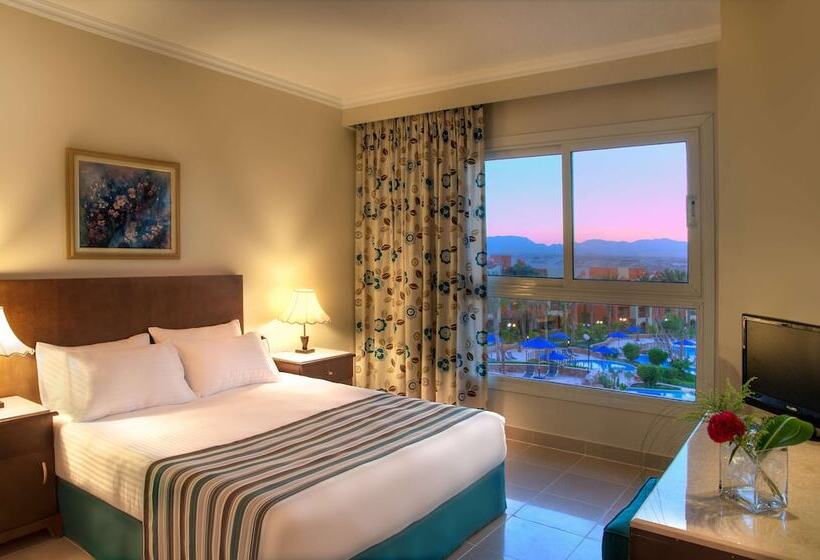 اتاق سه نفره سوپریور با چشم‌انداز باغ, Aurora Bay Resort Marsa Alam