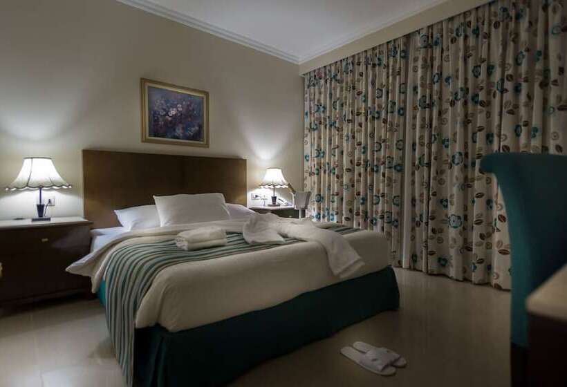 اتاق سه نفره سوپریور با چشم‌انداز باغ, Aurora Bay Resort Marsa Alam