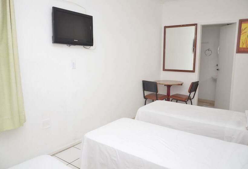 غرفة إقتصادية ثلاثية, Manoá Poa