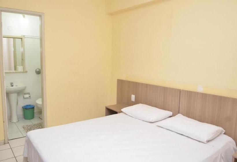 غرفة قياسية, Manoá Poa