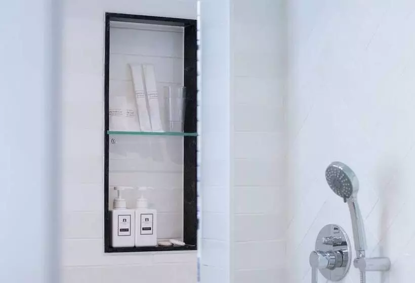 اتاق پریمیوم با بالکن, Harbour Ville Hotel Hamilton